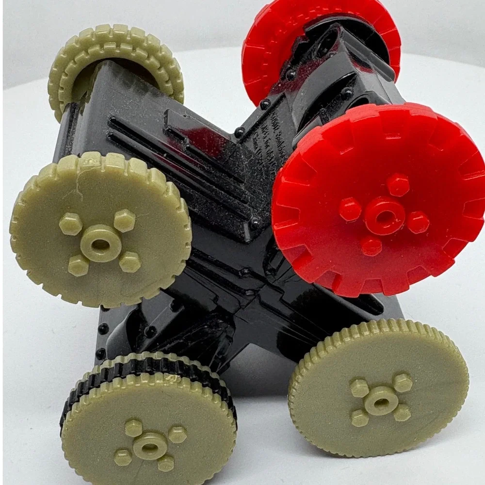 Battlebots‎ McDonalds Toy Car 2002 Collectible Red Wheels Pullback Car